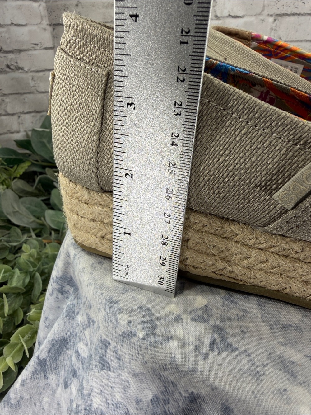 BOBS / SKECHERS “High Jinx” Taupe Slip-on Espadrille Wedges WMS 9M 💛 EUC - Picture 10 of 11